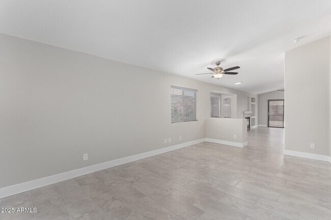 Building Photo - 16455 N 137th Dr
