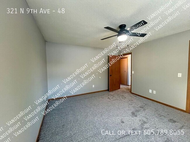 Building Photo - 321 9th Ave