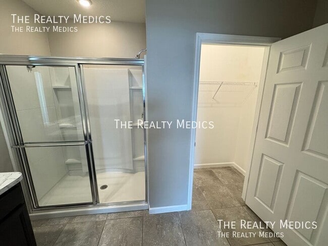 Building Photo - 1028 Salina St SE