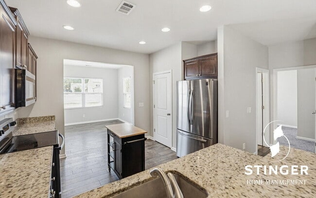 Building Photo - 4 Burley Ln