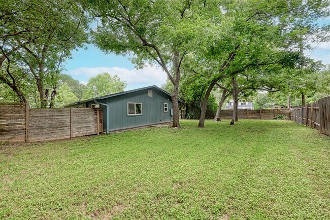 Building Photo - 6700 Kings Point