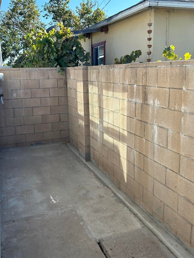Building Photo - 7041 Stanford Ave