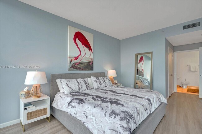 Building Photo - 601 NE 36th St