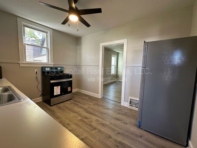 Building Photo - 114 N Missouri Ave