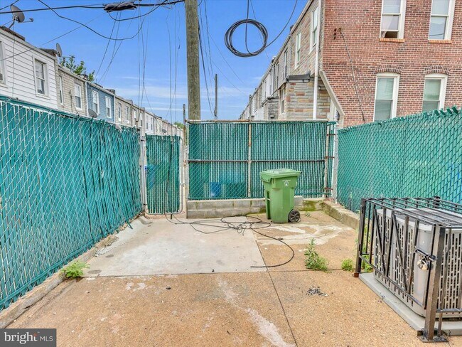 Building Photo - 3009 McElderry St