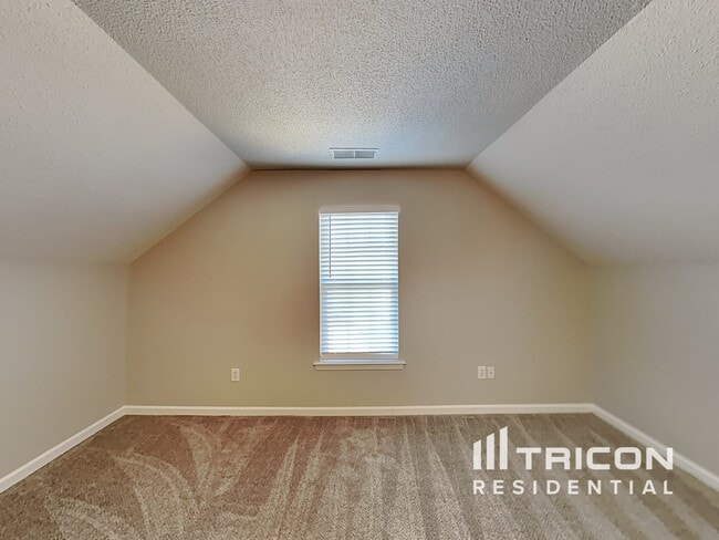 Building Photo - 216 Turtle Creek Dr