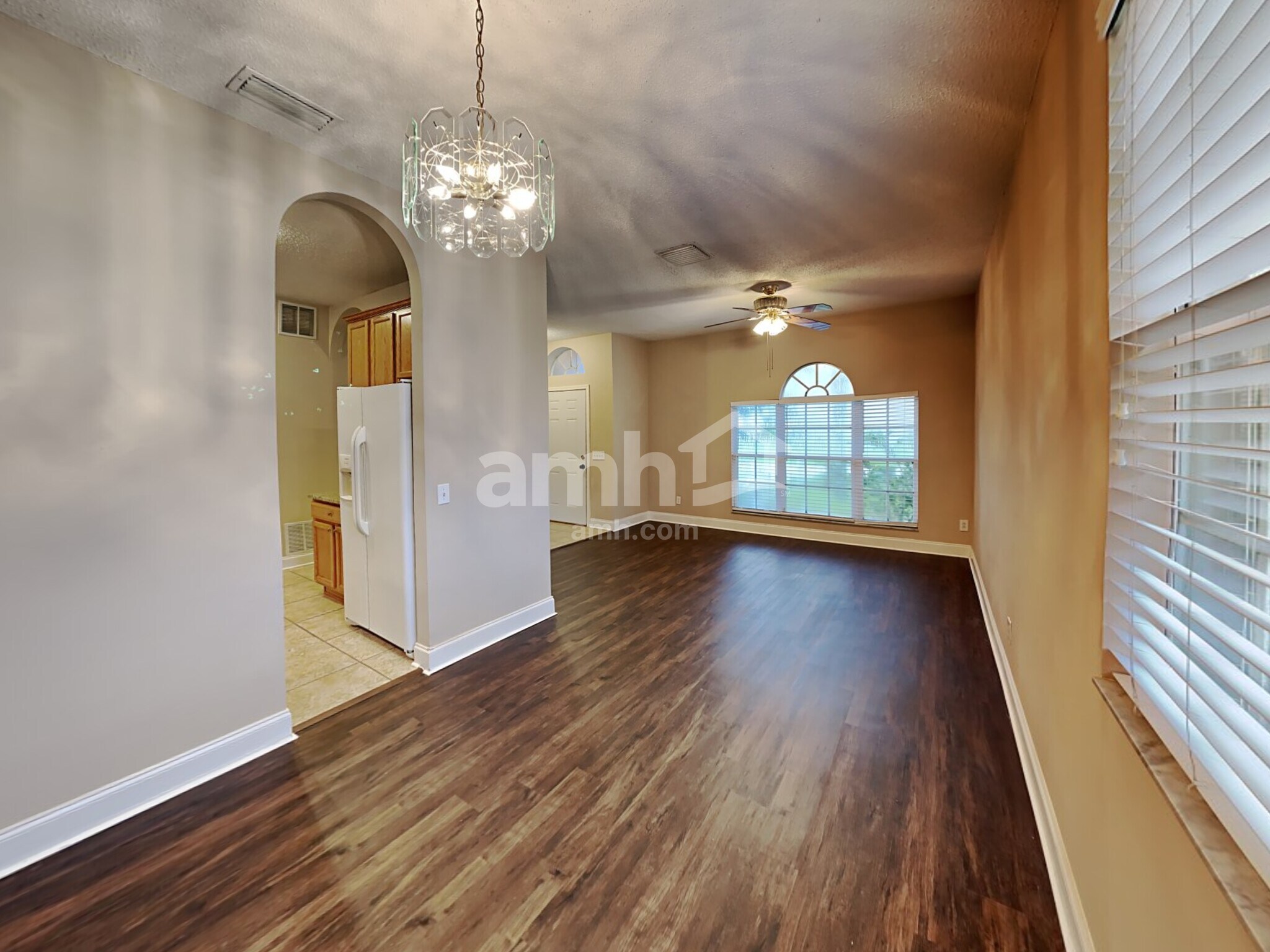 Building Photo - 10318 Goldenbrook Way