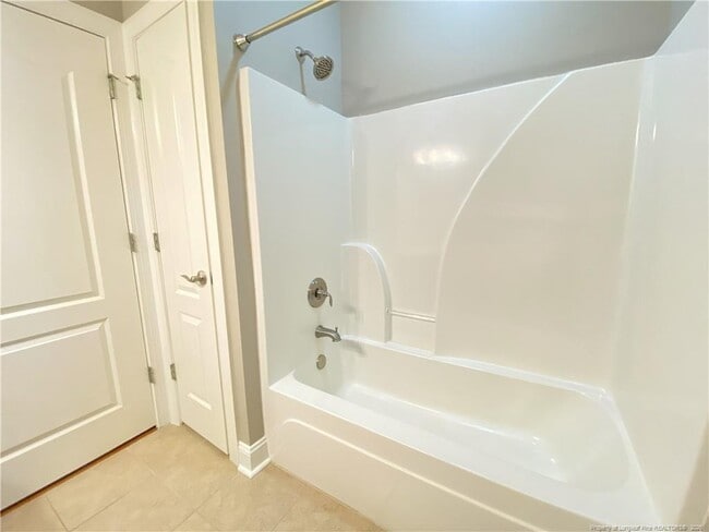 Building Photo - 411 Gallery Dr