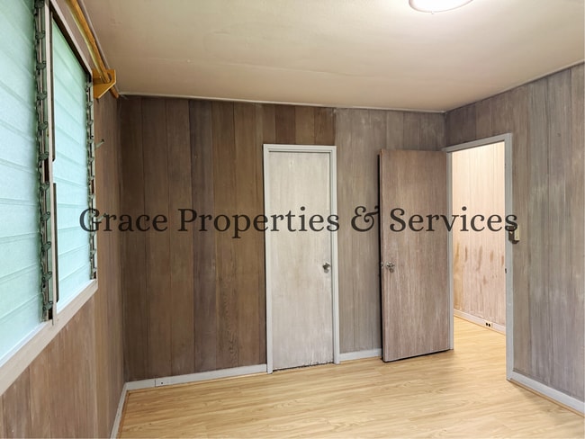 Building Photo - 0038EIK