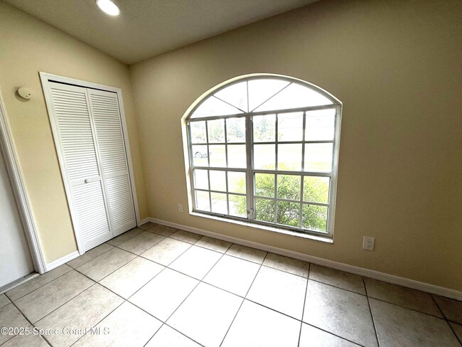Building Photo - 1116 Glancy Ave NW
