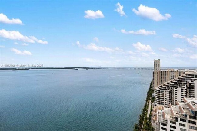 Building Photo - 808 Brickell Key Dr