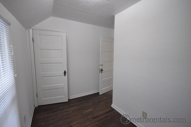 bedroom 3, small - 2179 Summit St