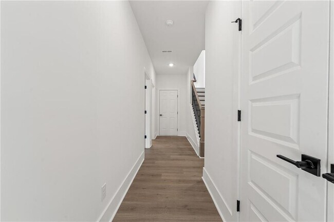 Building Photo - 3571 Overlook Rd NW