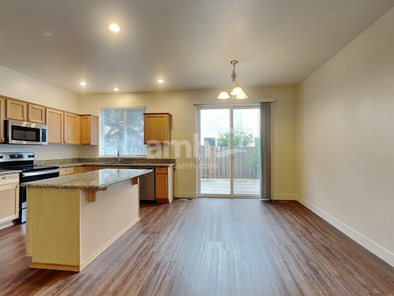Building Photo - 1318 SW 176th Ter
