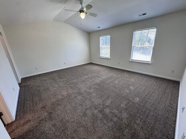 Building Photo - Classic 4-Bedroom Home in McKinley Mill
