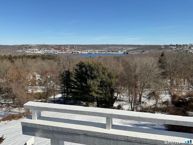 Building Photo - 405 Mohegan Ave Pkwy