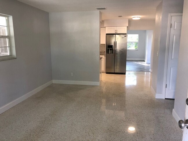 Building Photo - 5242 20th Ave N