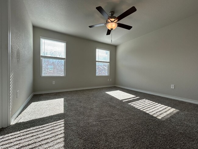 Building Photo - Townhome for rent