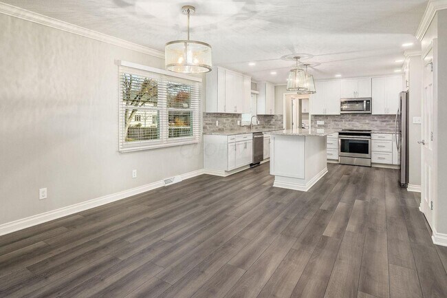 Building Photo - 1350 Marlyn Dr