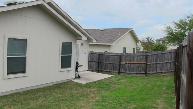 Building Photo - 8803 Dittmar Oaks Dr
