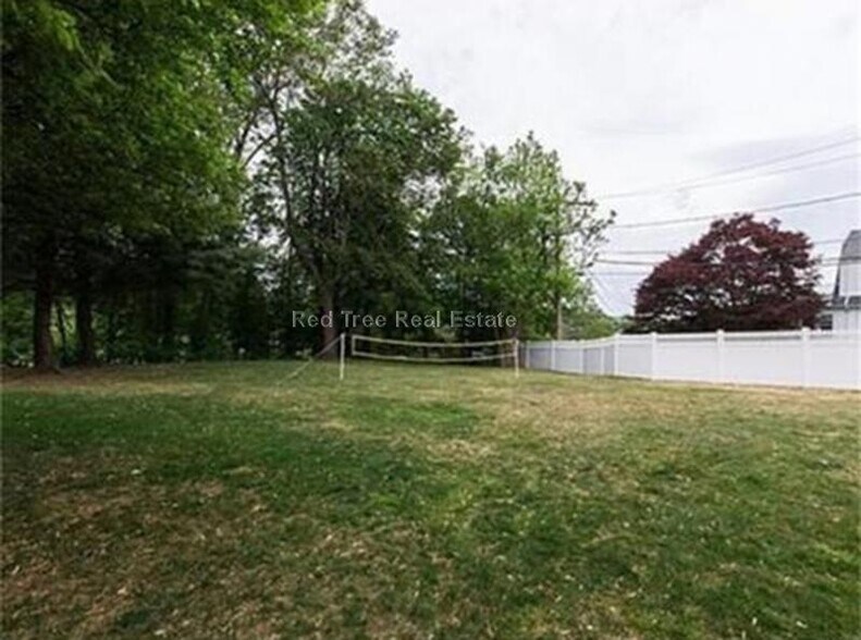 Building Photo - 50 Undine Rd
