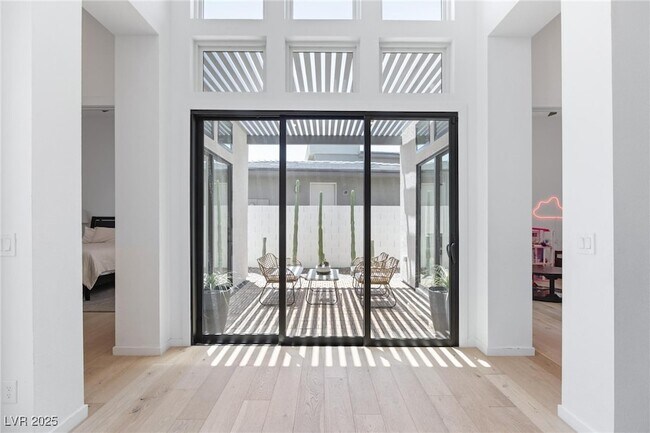 Building Photo - 10927 White Clay Dr