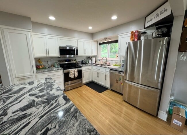 Building Photo - 8370 Hillside Trail S