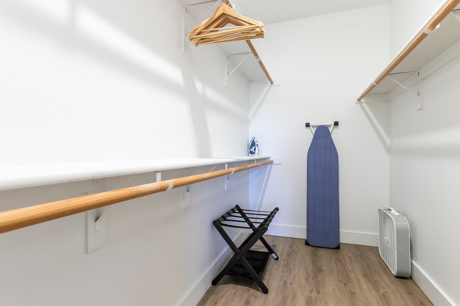 Building Photo - 15608 N 71st St