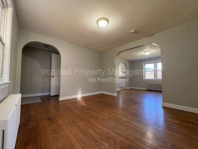 Building Photo - 600 Wadsworth St