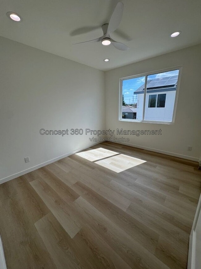 Building Photo - 6168 Briercrest Ave