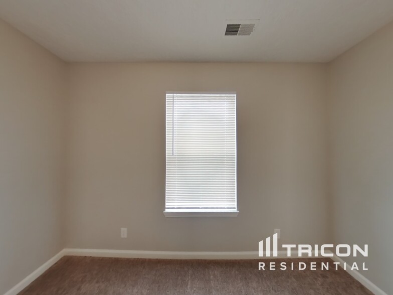 Building Photo - 1534 Clear Vista Dr