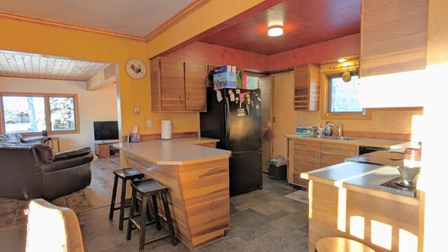 Building Photo - 1045 Dawn Dr