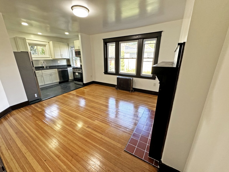 Cover - 259 Gross St