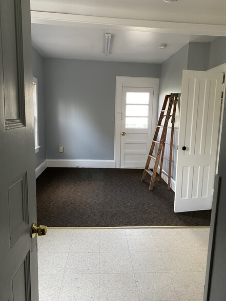 Building Photo - 204 North St
