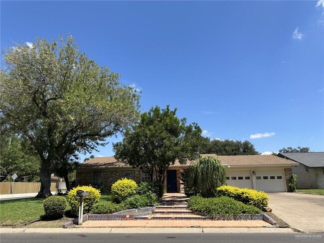 Primary Photo - 1518 Redbud Ave