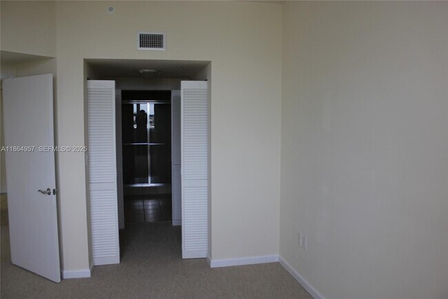 Building Photo - 19501 W Country Club Dr