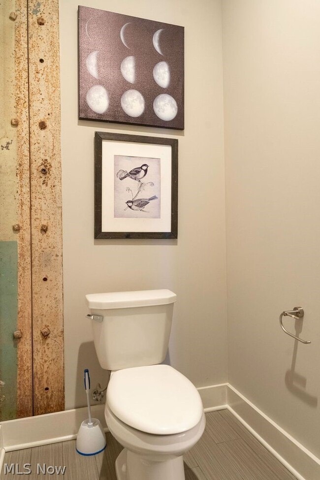 Building Photo - 1260 W 4th St