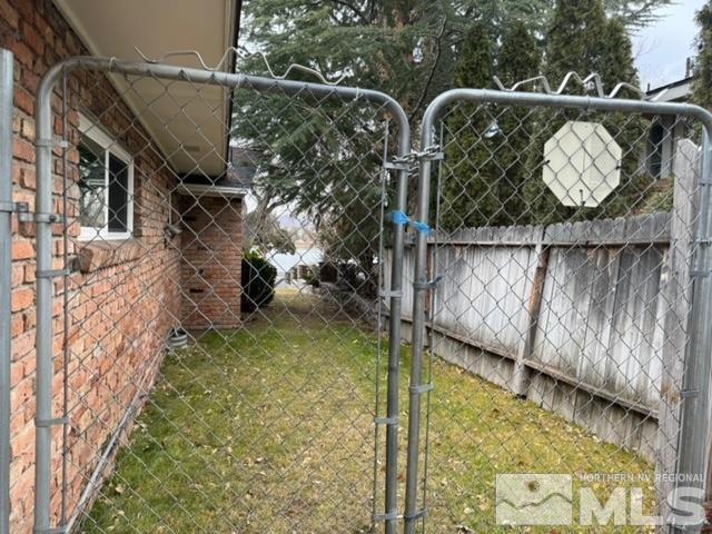 Building Photo - 2125 Lakeside Dr