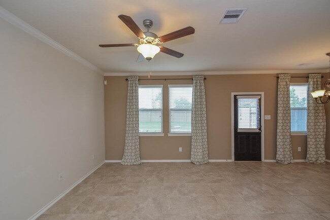 Building Photo - 6490 Calgary Woods Ln