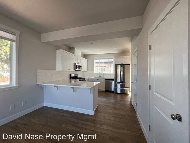 Building Photo - 4 br, 3.5 bath House - 17022 SW Lemongrass...