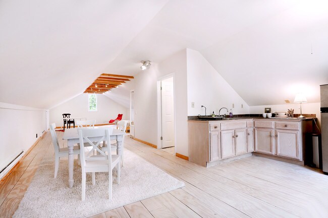 bright airy loft space - 295 Candler St NE