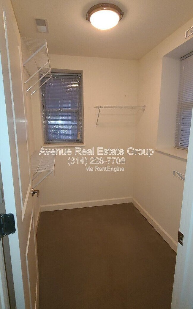 Building Photo - 5360 Pershing Ave