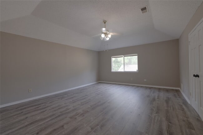 Building Photo - 15918 Pinyon Creek Dr