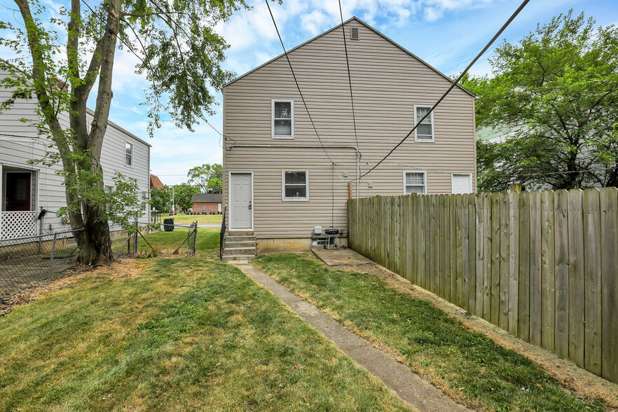 Building Photo - 3086 Sullivant Ave