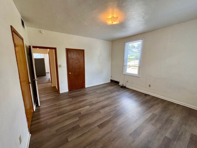 Building Photo - 212 N Highland Ave