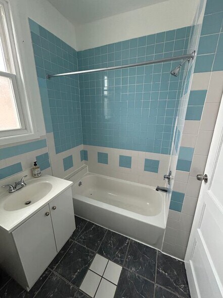 Building Photo - 87-12 133rd St