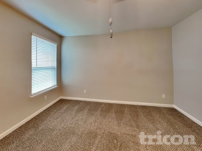 Building Photo - 162 Colter Dr