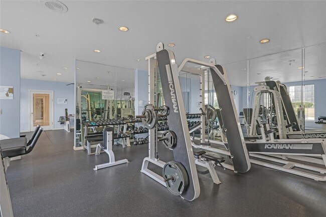 Building Photo - 3225 Turtle Creek Blvd Blvd