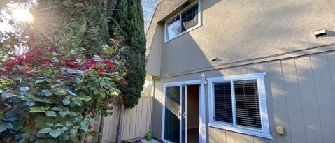 Building Photo - 211 Pecan Grove Ct