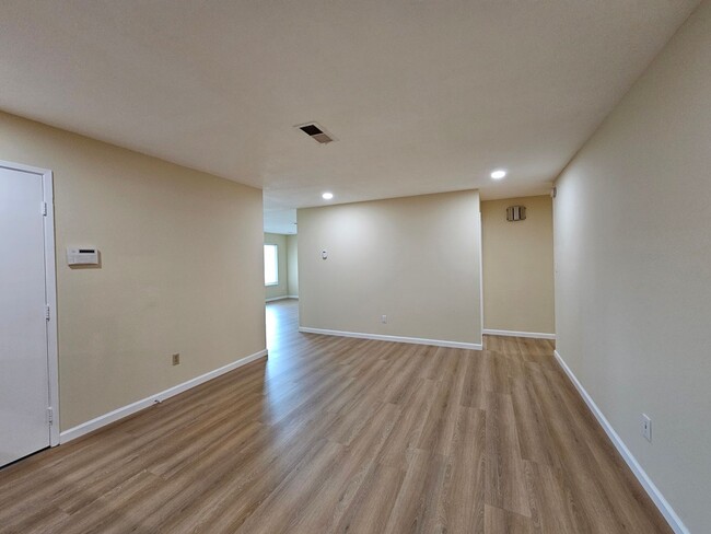 Building Photo - Spacious 4-Bedroom Home on the El Cerrito ...